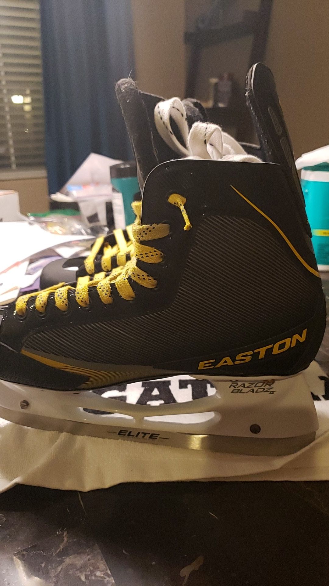 EASTON STEALTH 65S HOCKEY SKATES, NEW, SZ 10.5D