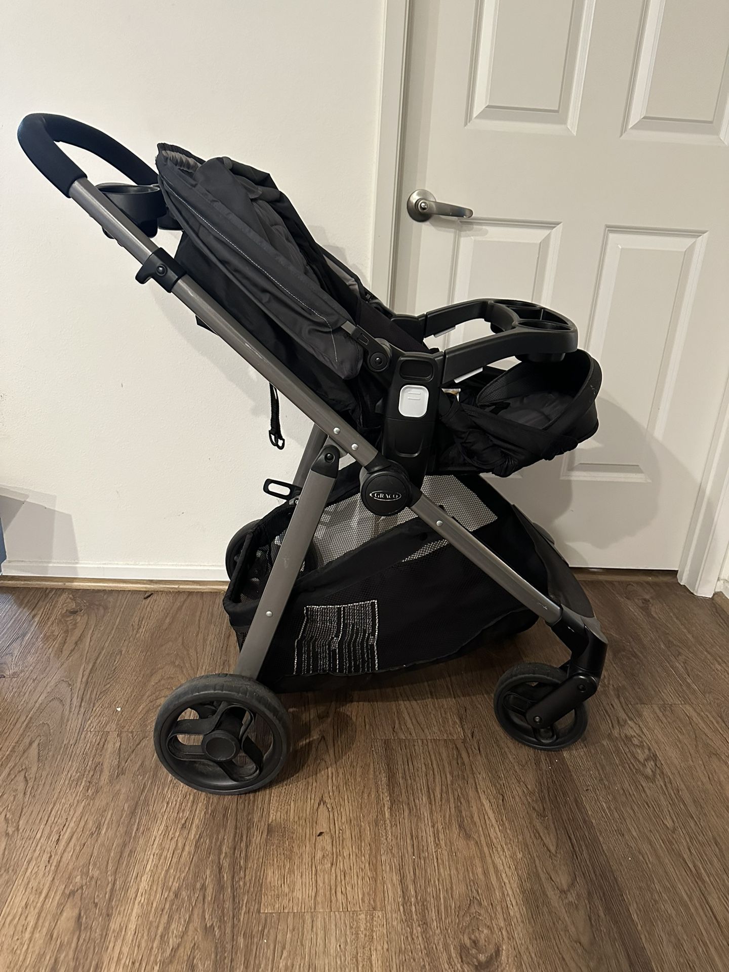 Graco Stroller + Car seat 