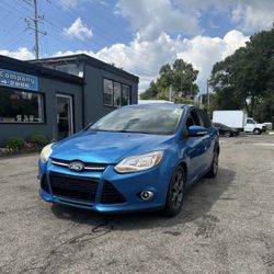2014 TEAL FORD FOCUS SE 🅜🅞🅞🅝🅡🅞🅞🅕 Gᗩᔕ ᔕᗩᐯEᖇ GREAT CONDITION🤩🚙