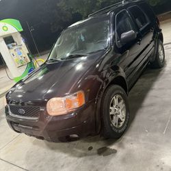 2004 Ford Escape 