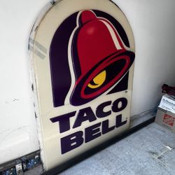 Taco Bell sign