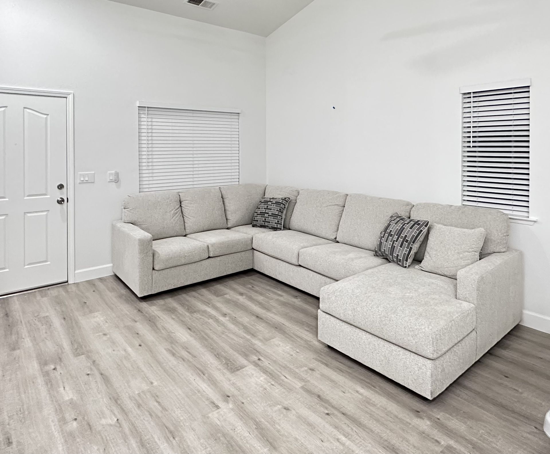 Sectional 3 Piece Right-Arm Facing Chaise Couch Sofa