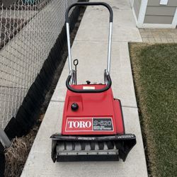 TORO SNOW BLOWER. VERY EASY TO START AND OPERATE. VERY LIGHT FOR EASY TRANSPORTATION. $100.00 OR BEST OFFER. 
