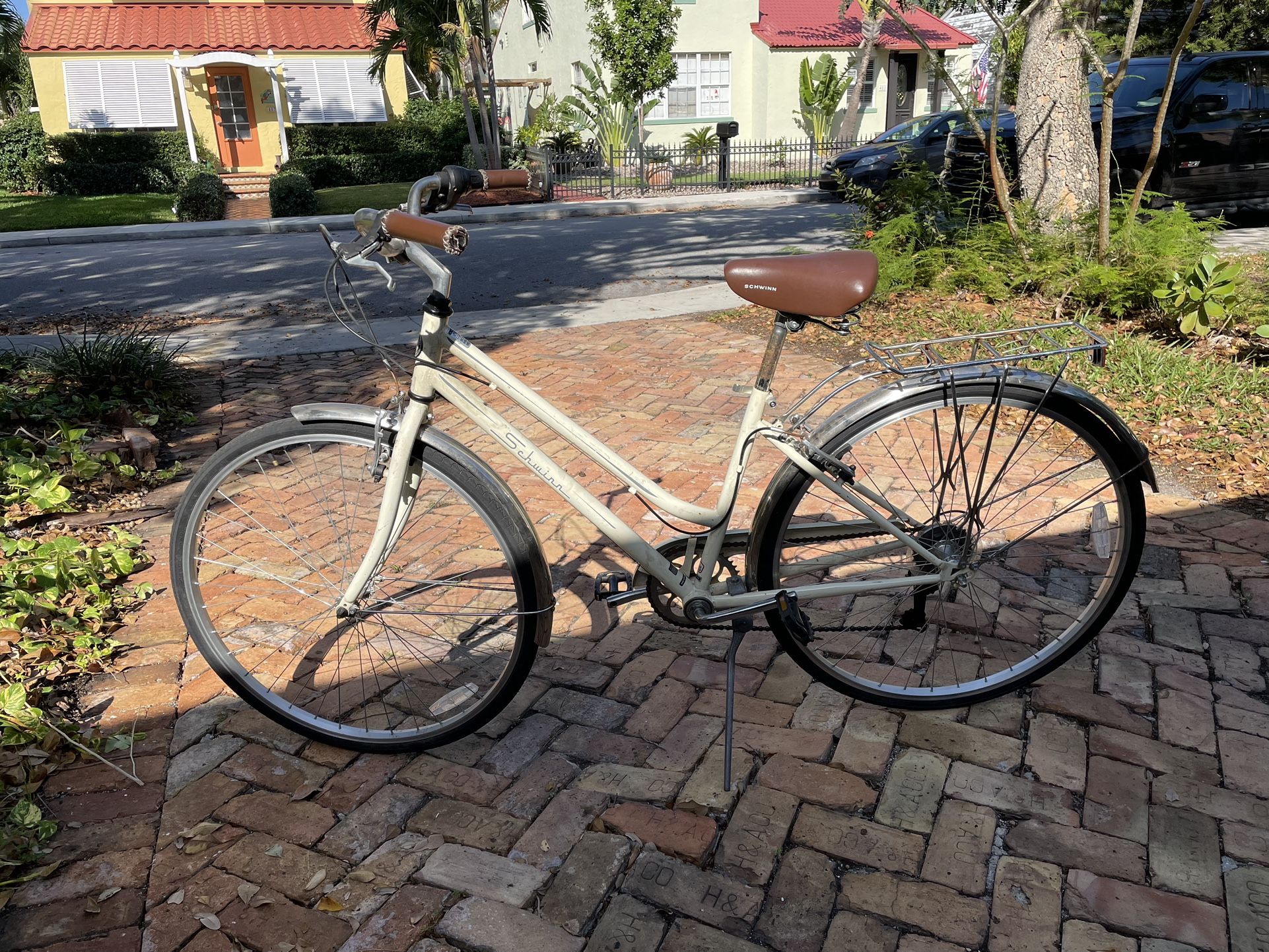 Schwinn Ladies Bike