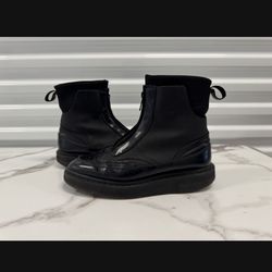 DR MARTENS MEN’S JEMISON BLACK WINGTIP BROGUE$ ZIP BOOTS SIZE 11. $100