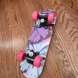 Small skateboatd