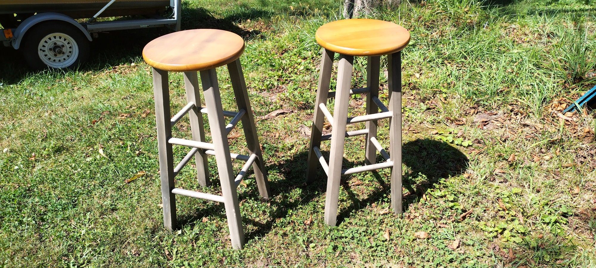2 Stools