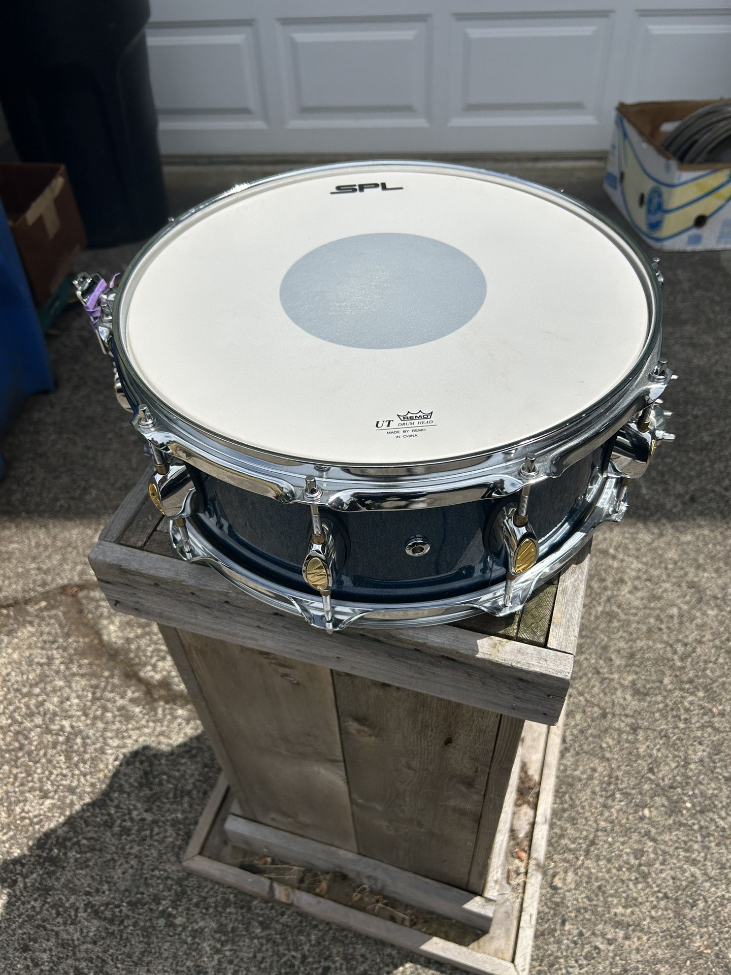 Nice nearly new snare drum barely used in great shape. Came with the set of drums that my friend bought, he didn’t need it so he gave it to me. $40,