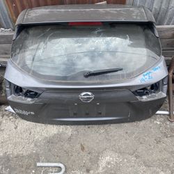 2019 Nissan Rogue Sport tailgate