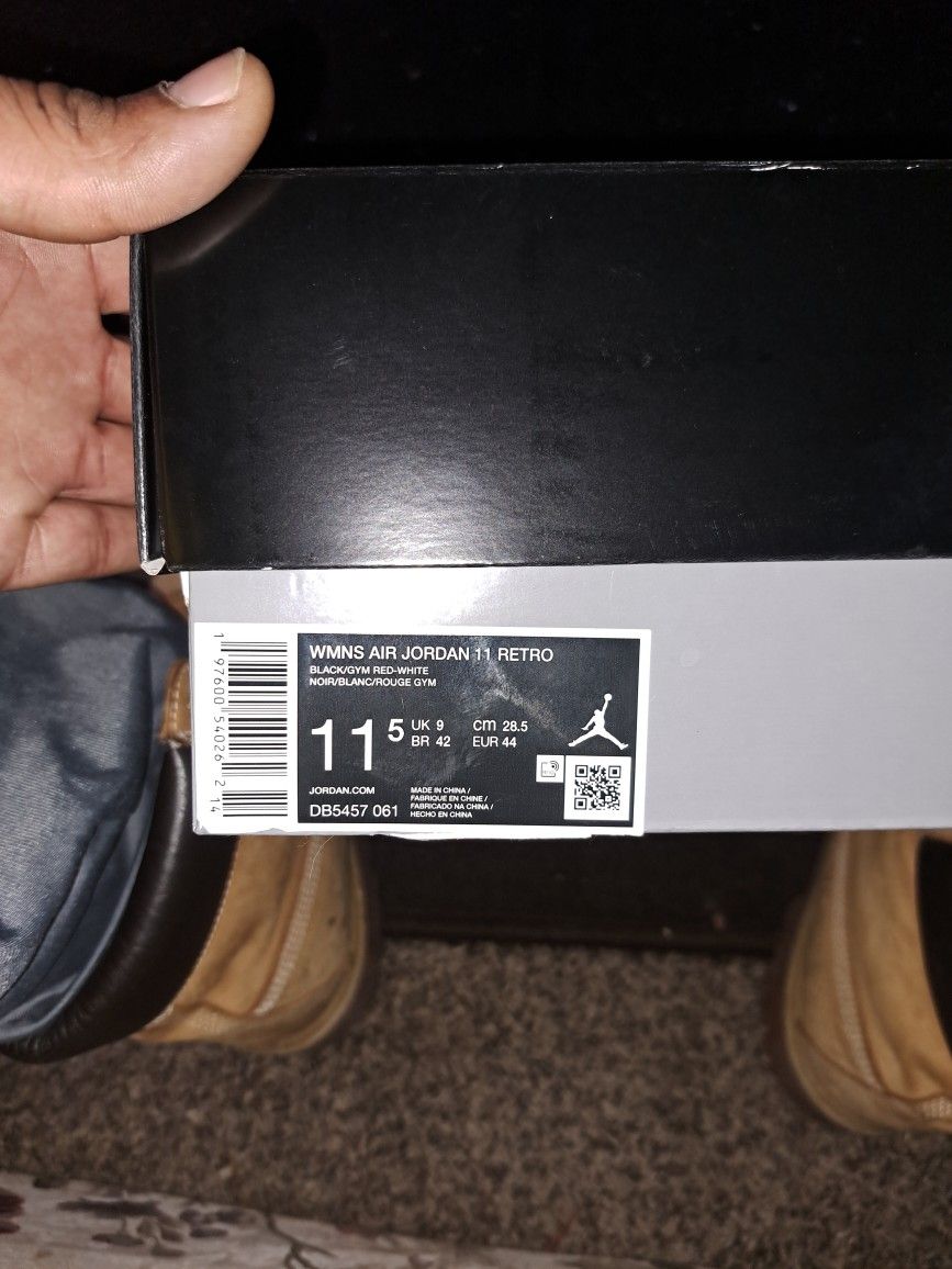 Velvet Jordan 11's Dead Stock