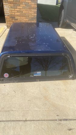 2001 Chevy S10 bed cap