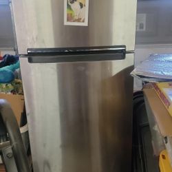 Whirlpool Refrigerator 