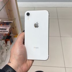 Unlocked iPhone XR 128Gb Clean Like New With Warranty Included 