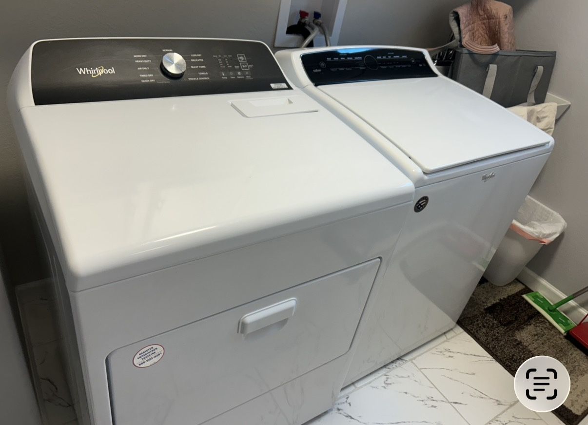 Washer dryer set
