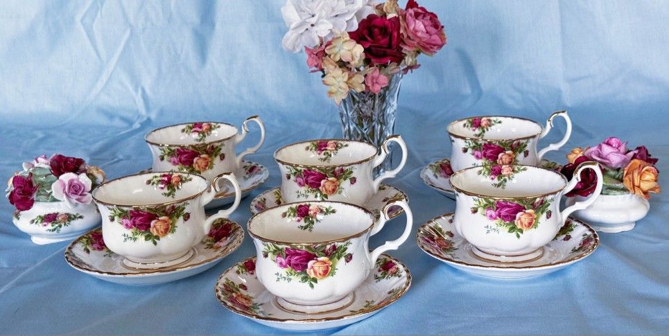 Beautiful Royal Albert Old Country Rose Breakfast Cup And Saucer 6 Set England