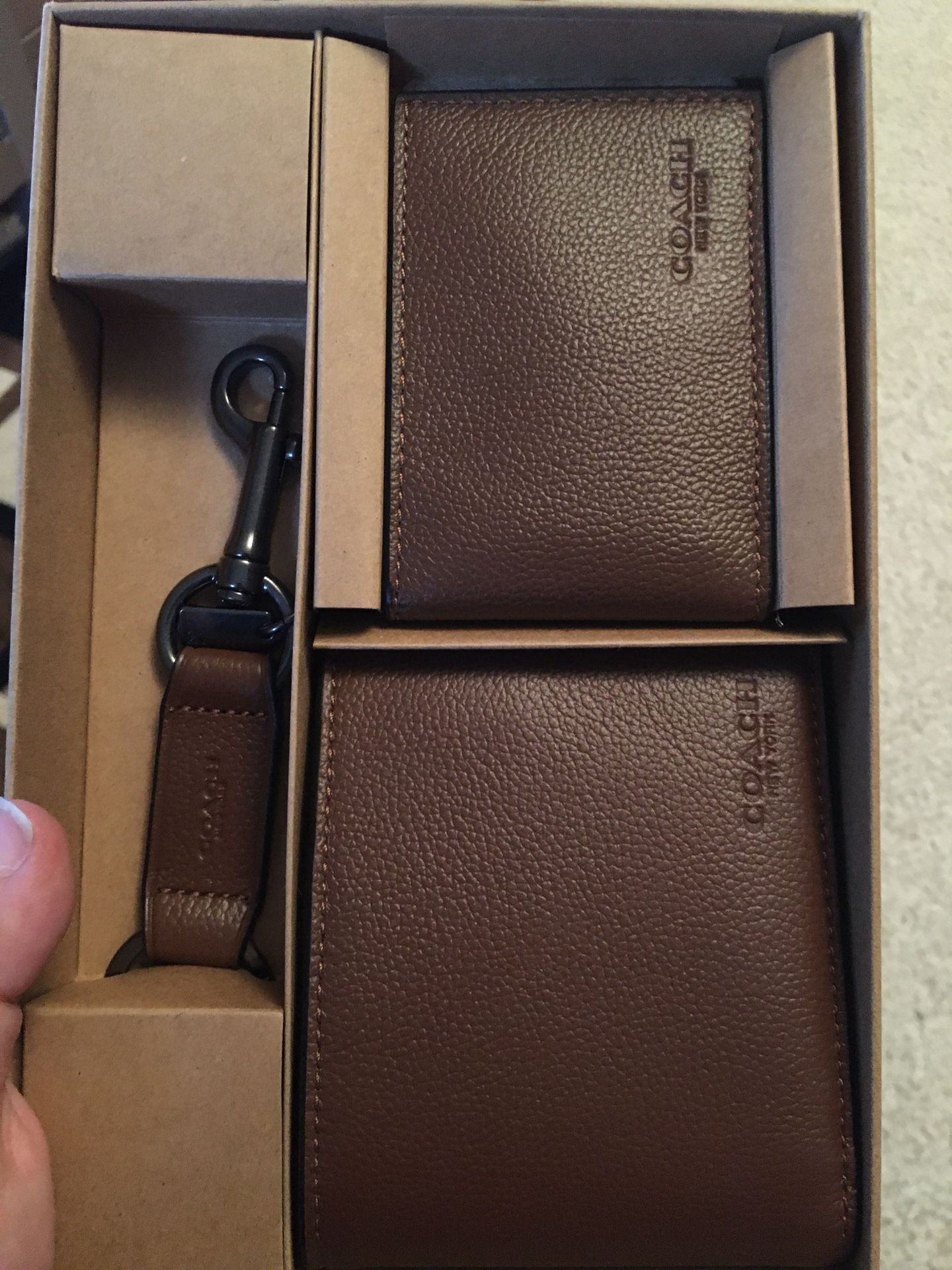 Authentic coach men’s gift box wallet/card case key chain