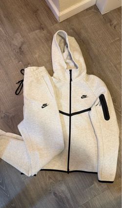 Nike Tech Set
