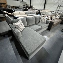 Gray Sectional w/ chaise