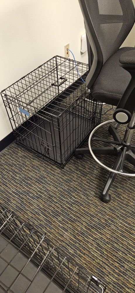 Small Dog Crate/ Pet Carrier