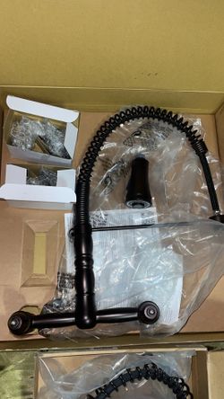 Kingston brass heritage pull down sprayer kitchen faucet
