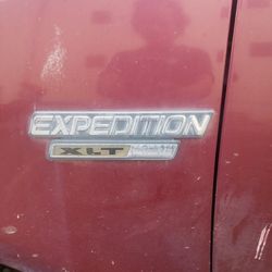 Selling bumpers off a 2000 Ford Expedition 