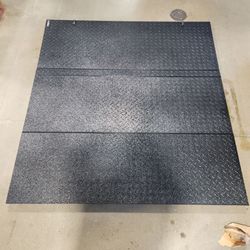 Rivian tonneau cover