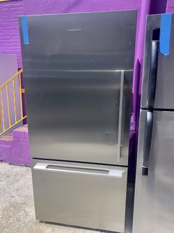Fisher & Paykel 30in. Bottom freezer refrigerator like new