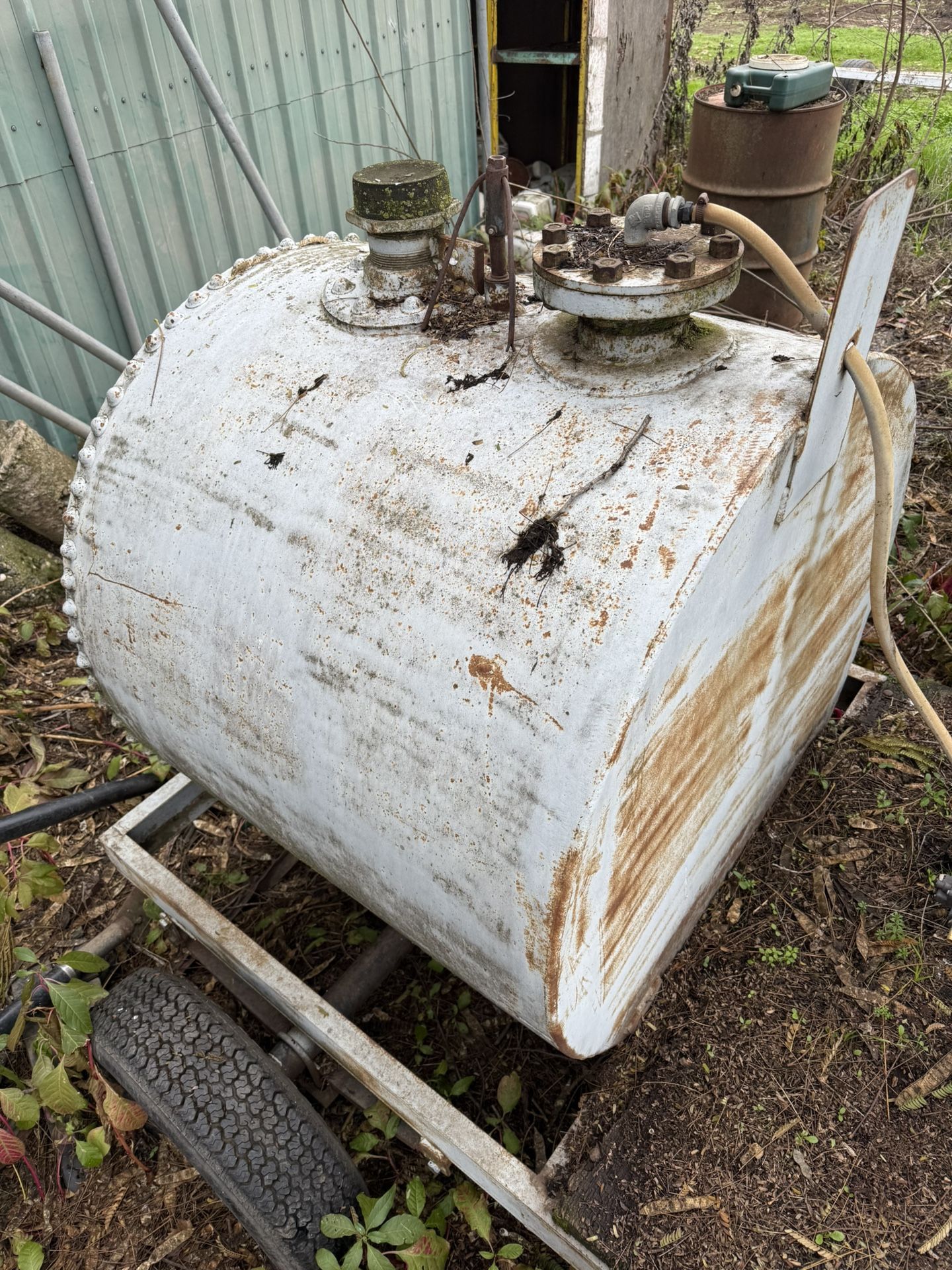200 Gallon Steel Agriculture Tank On Trailer