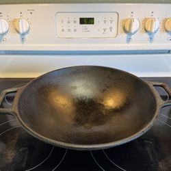 Lodge Cast Iron 14” Wok