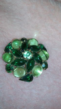 Green colors of jade pin brooch