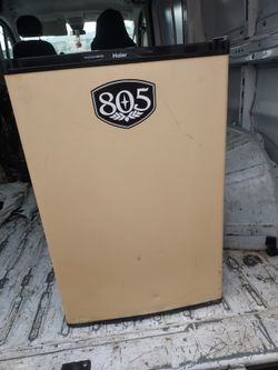 HAIRE MINI FRIDGE