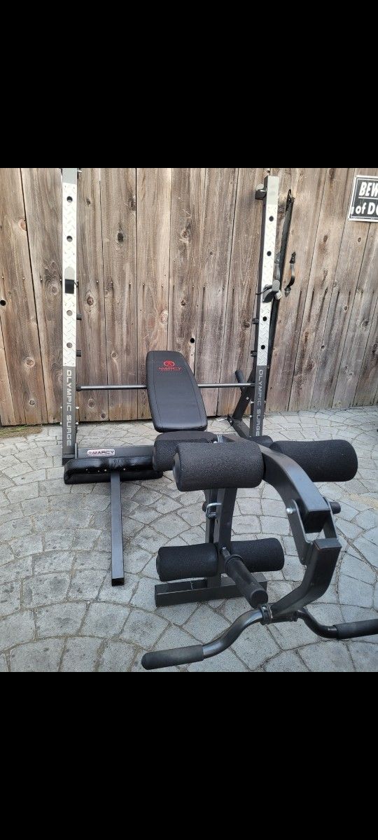 bench press  squat rack n weights 💪