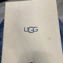 Bailey Button Uggs Size 9 Grey