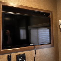 Axxera 32” HD LED TV for RV