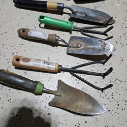 YARD TOOLS.  ERRAMIENTA DE YARDA 