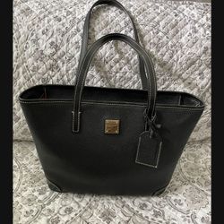 Dooney & Bourke Tote