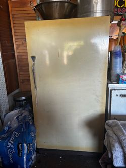 Upright freezer