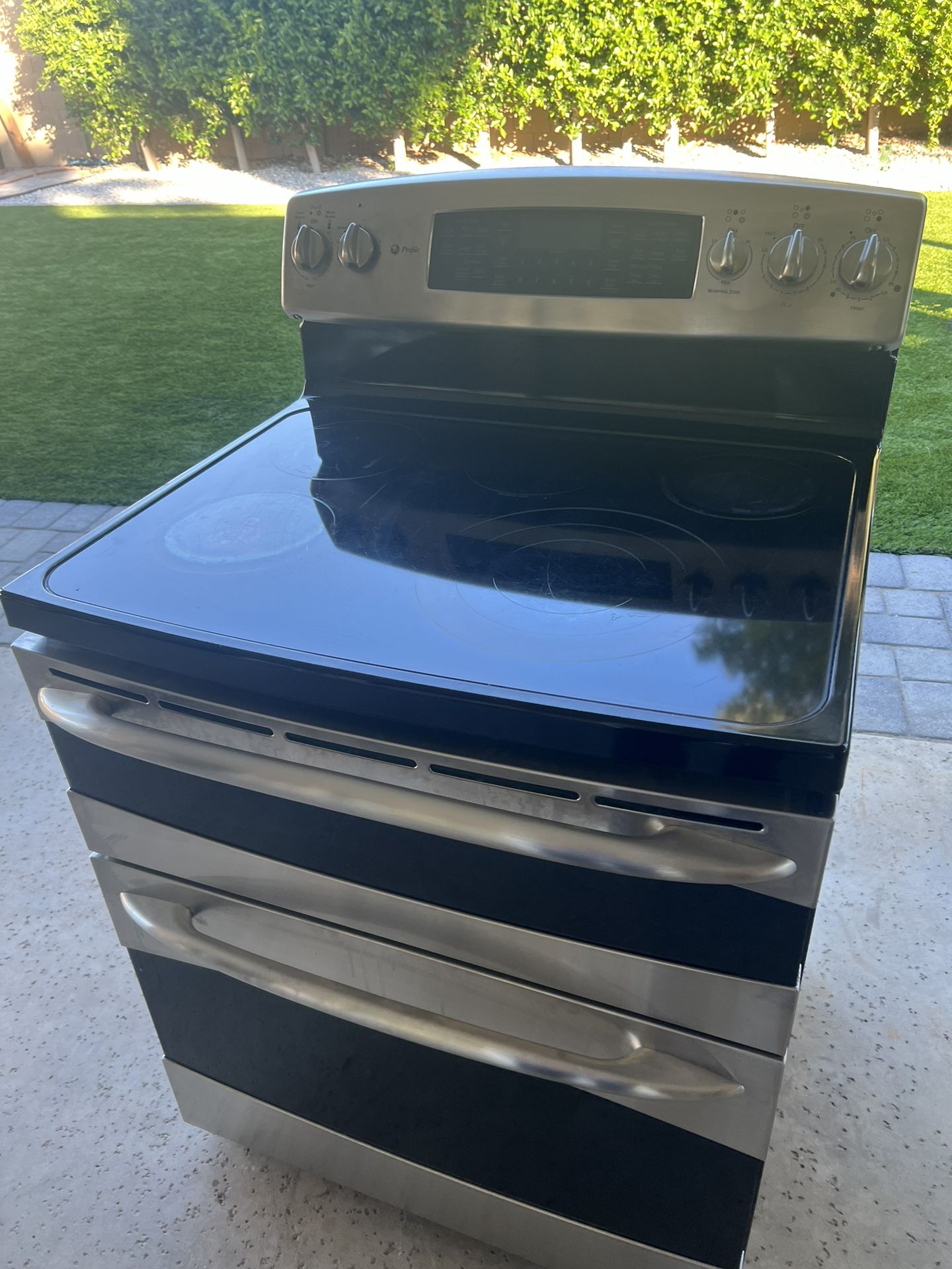 GE Electric Stove With Double Oven