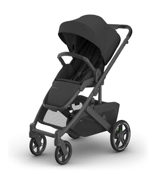 Uppababy Cruz V3 Brand New Fully Updated Model, Black. Retails For 899.99.