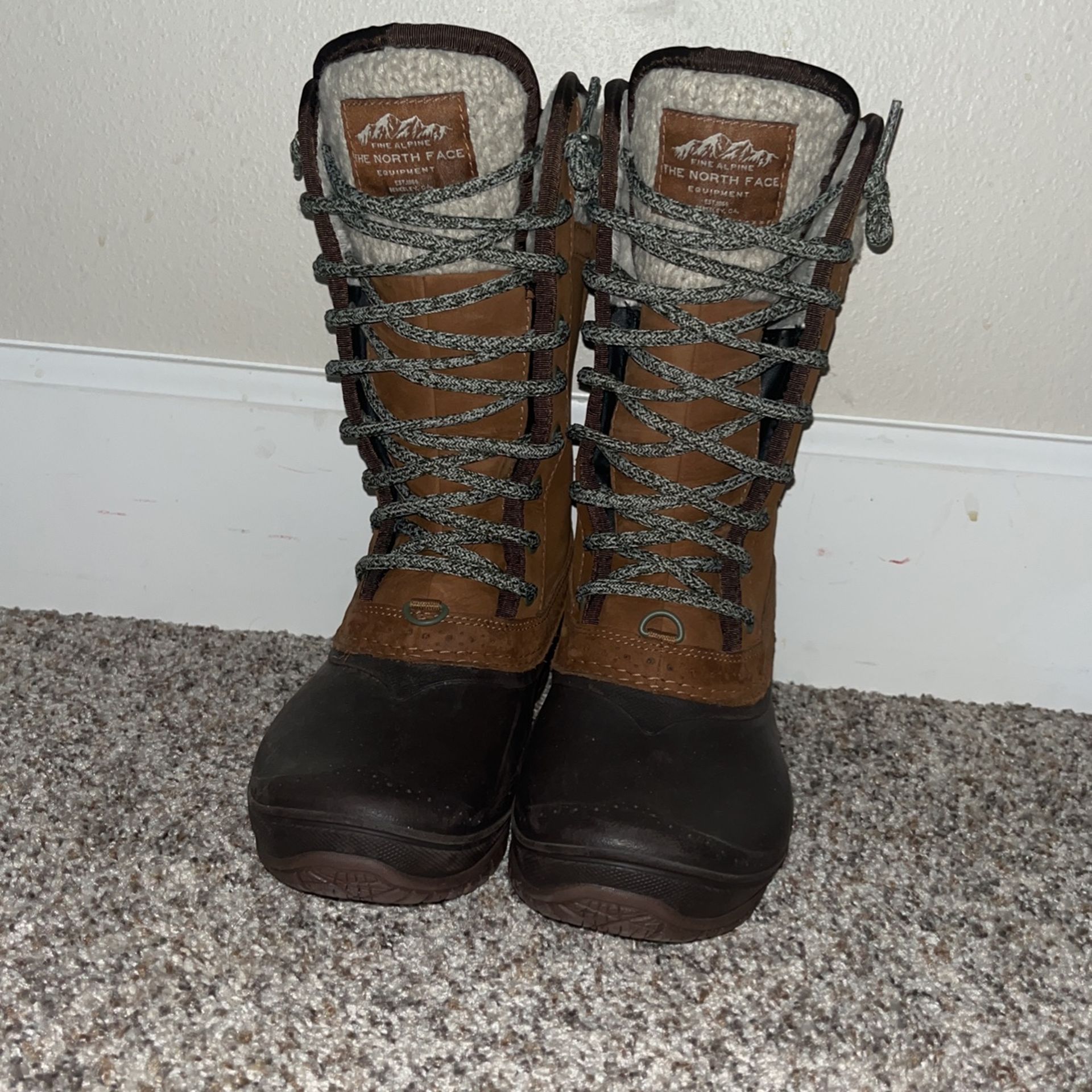 Botas North Face Size 6 Y 7 Mujer $40