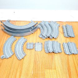 Lot of 18 Pieces 2006 Gullane Limited Take Along Thomas & Friends Railroad Track