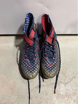 Size 11.5 men’s football under armor football cleats