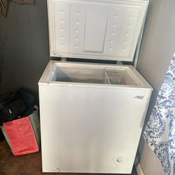 Deep freezer 125$ or B/O