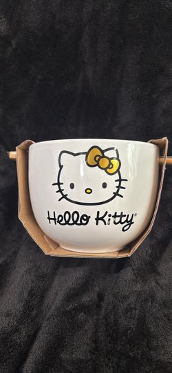 Hello Kitty Bowl With Gold Bow 20 Oz