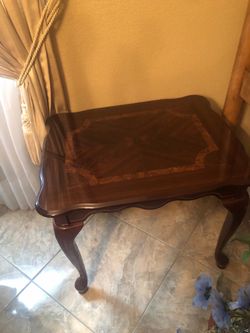 Pair of coffee tables