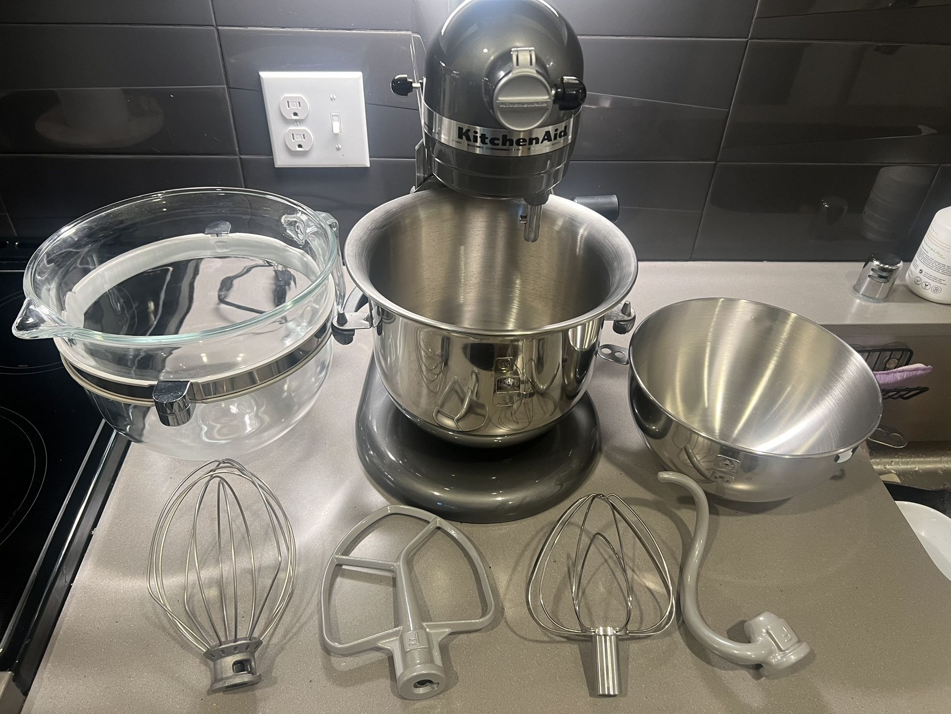 Kitchen Aid Stand Mixer With Attachments