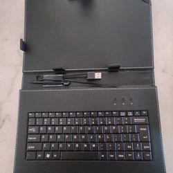 Portable Wireless Tablet/iPad Case with Keyboard