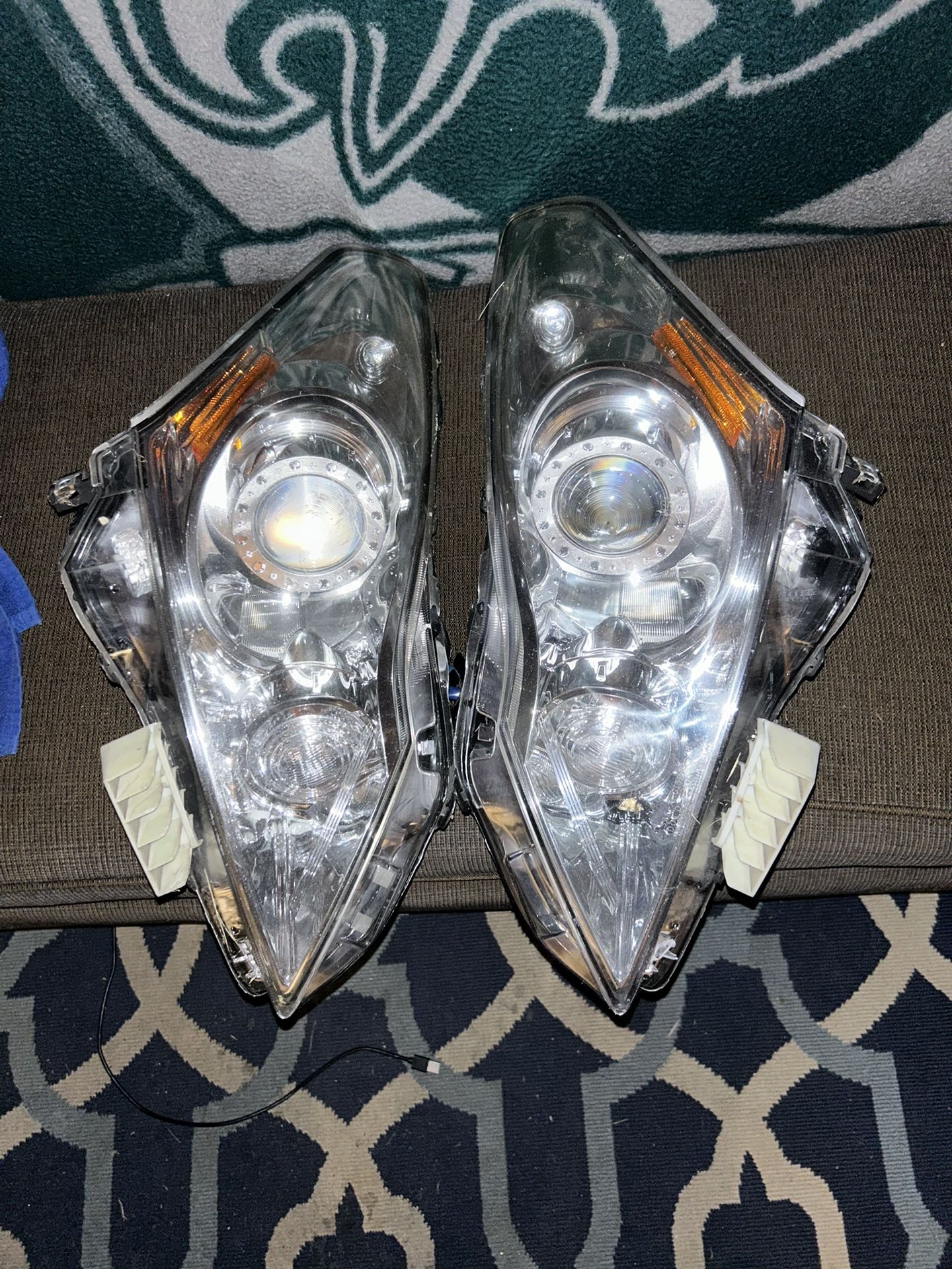 Infiniti G37 Headlights