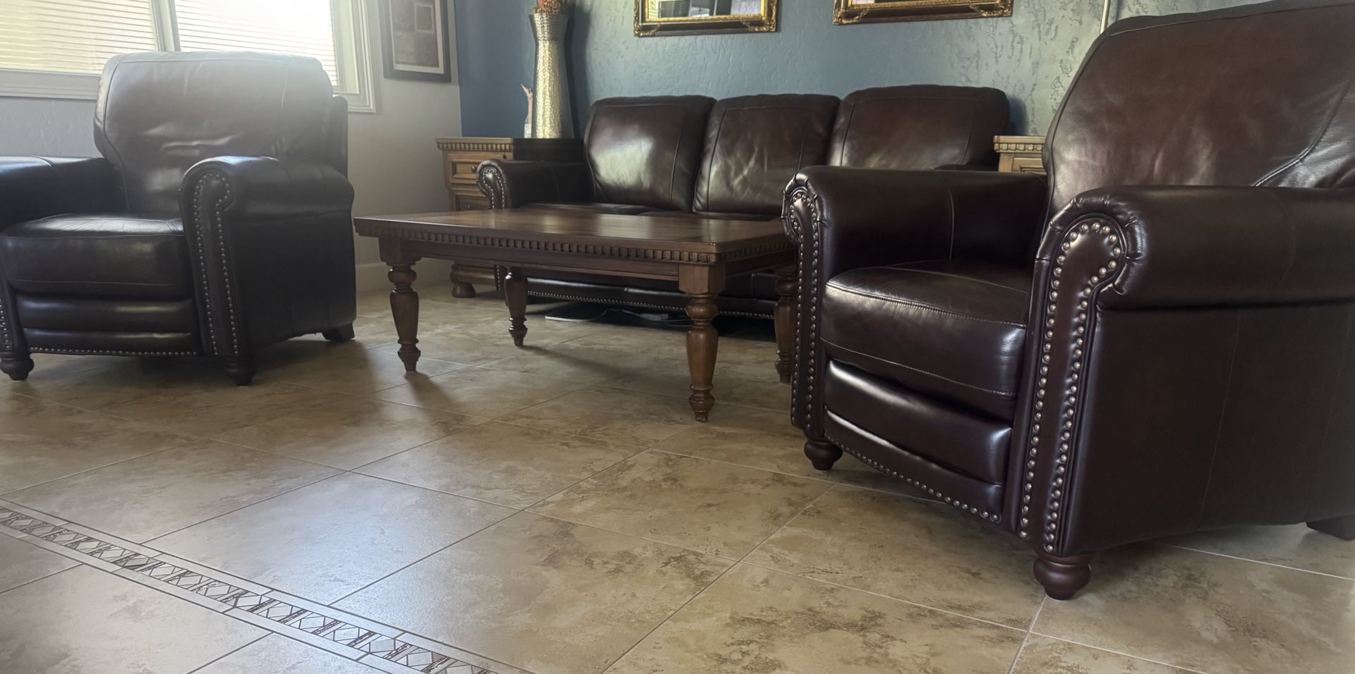 Bassett Leather Sofa Set with Coffee Table and 2 Sofa End-table
