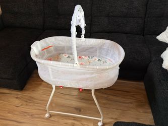 Delta Children Bassinet